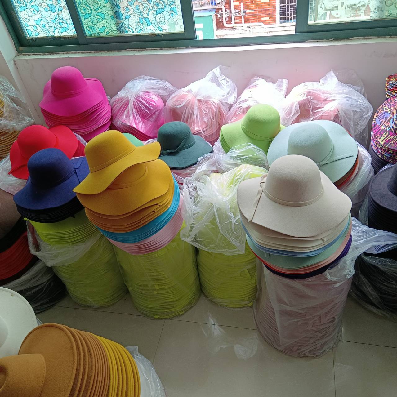 White Dome-shaped Ladies' Hat  - Hat Floppy Wide recension och pris